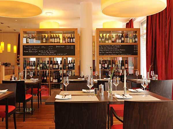 Restaurant "Gutmannsdörfer" im Park-Hotel Hübner Restaurant "Gutmannsdörfer" im Park-Hotel Hübner