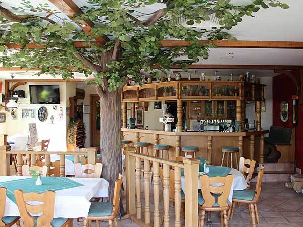 Restaurant im Müritz-Landhotel Grüner Baum Restaurant im Müritz-Landhotel Grüner Baum
