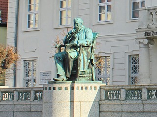 Fritz-Reuter-Denkmal | © Udo Kruse - stock.adobe.com Fritz-Reuter-Denkmal