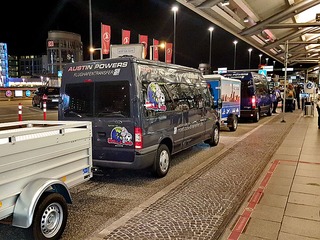 Shuttle-Service & Stadtrundfahrten mit Austin Powers Taxi & Transfer Shuttle-Service & Stadtrundfahrten mit Austin Powers Taxi & Transfer
