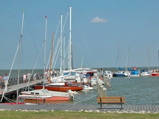 Hafen und Wasserwanderrastplatz Dierhagen Dorf Hafen und Wasserwanderrastplatz Dierhagen Dorf