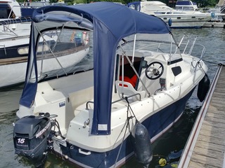 Boot-Charter und Ferienwohnung am Yachthafen Boot-Charter und Ferienwohnung am Yachthafen