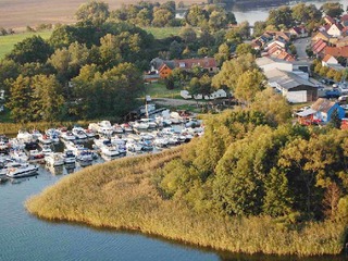 Floßverleih im Yachthafen Priepert Floßverleih im Yachthafen Priepert