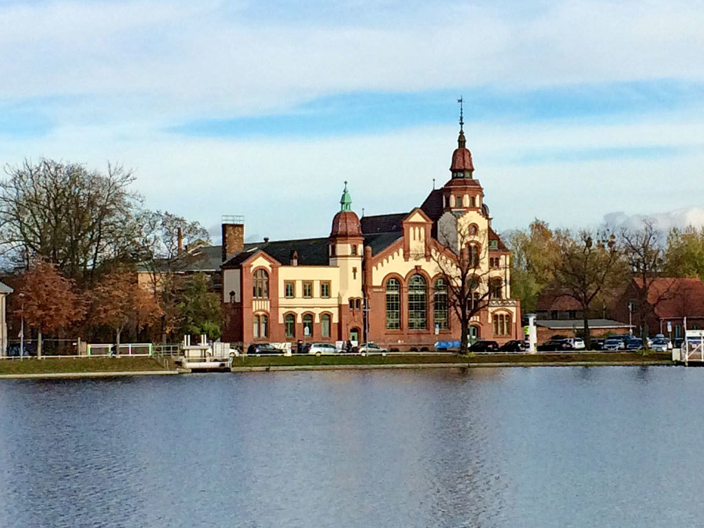 E-Werk - Mecklenburgisches Staatstheater E-Werk - Mecklenburgisches Staatstheater