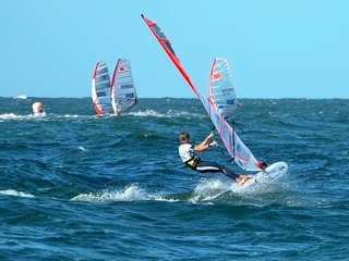 Windsurfen auf der Insel Sylt | © SANDY MAYA MATZEN - stock.adobe.com Windsurfen auf der Insel Sylt