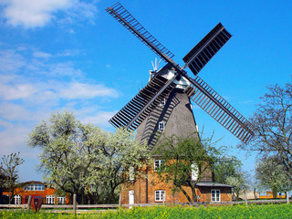 Windmühle - Mühlenhof Altkalen Windmühle - Mühlenhof Altkalen
